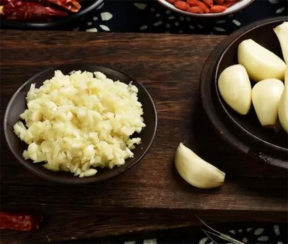 bệnh dạ dày, tỏi sống, chăm sóc sức khỏe
