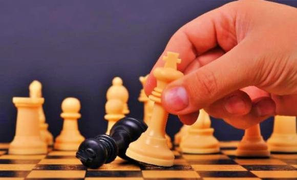 biến đối thủ thành quân cờ, Suy nghĩ của kẻ mạnh