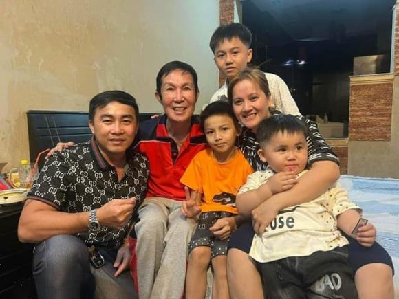 Ông hoàng cải lương Hồ Quảng,Ông hoàng cải lương Hồ Quảng Vũ Linh,NSƯT Vũ Linh,Hồng Loan,sao Việt