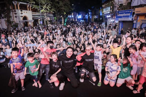 Đại lộ Đông Tây Concert