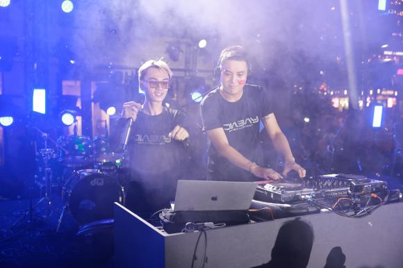 Đại lộ Đông Tây Concert