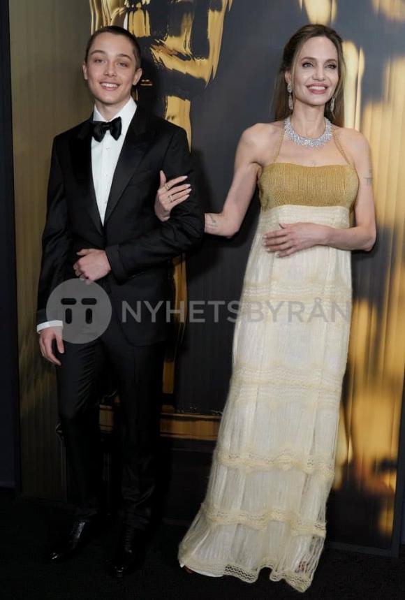 Shiloh Jolie Pitt,Knox,các con của Angelina Jolie, sao hollywood 
