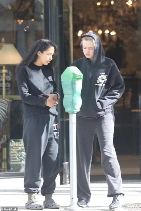 shiloh jolie, angelina jolie, sao hollywood 