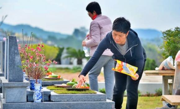 viếng mộ, tại sao một đời sẽ không lạy mộ ba đời