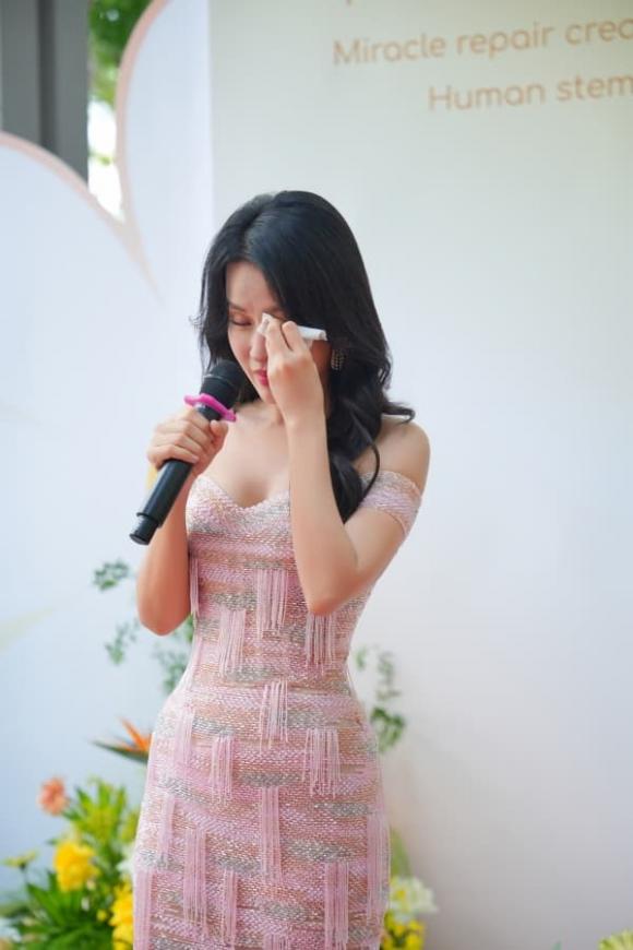 diễn viên Tú Vi, hotgirl Huyễn Baby, sao Việt