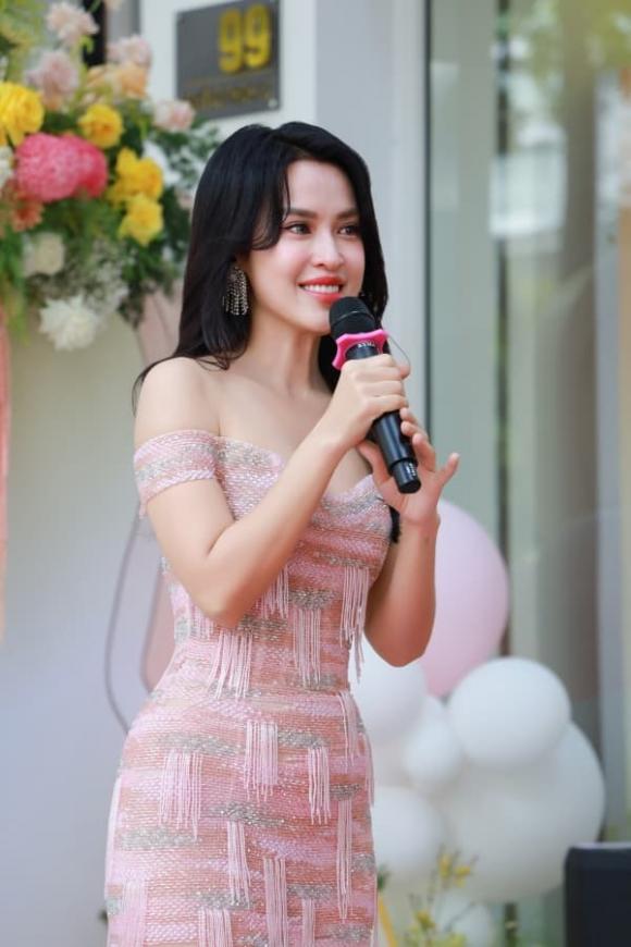 diễn viên Tú Vi, hotgirl Huyễn Baby, sao Việt
