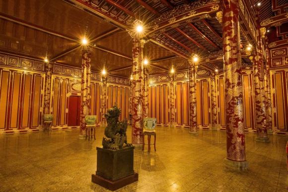 Thái Hòa, điện Thái Hòa, điện Thái Hòa mở cửa, bên trong điện Thái Hòa, kiến thức 