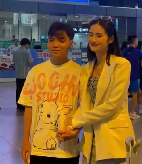 Hoa hậu Ý Nhi, Huỳnh Trần Ý Nhi, sao Việt