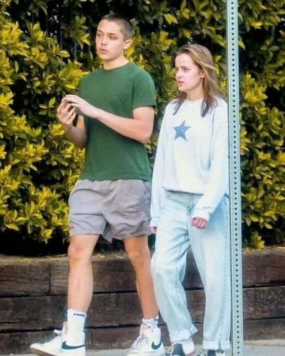 Knox và Vivienne,cặp sinh đôi nhà Angelina Jolie, sao hollywood 