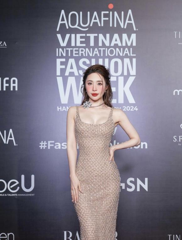 Tin sao việt 25/11, sao việt hôm nay