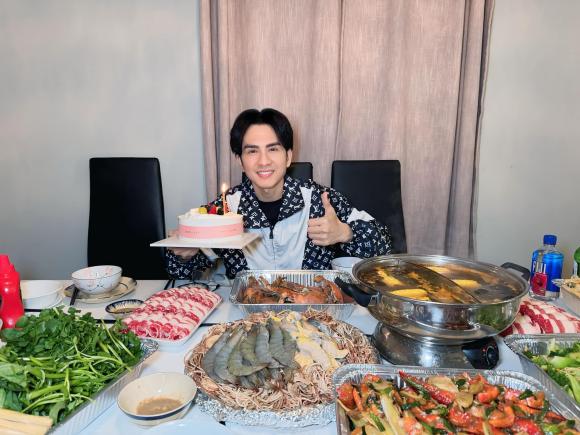 Tin sao việt 25/11, sao việt hôm nay,  Hoài Linh, Hồ Ngọc Hà 