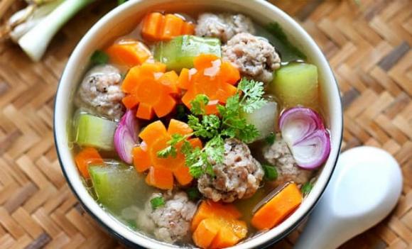 Ăn cơm nguội qua đêm có gây ung thư không, 5 loại thực phẩm không được ăn khi để qua đêm