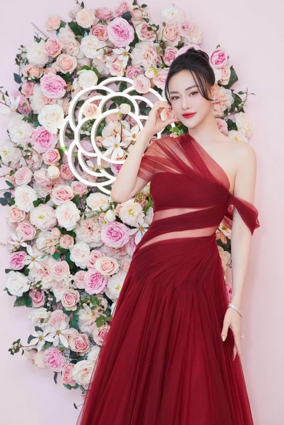 diễn viên Phương Oanh, sao Việt