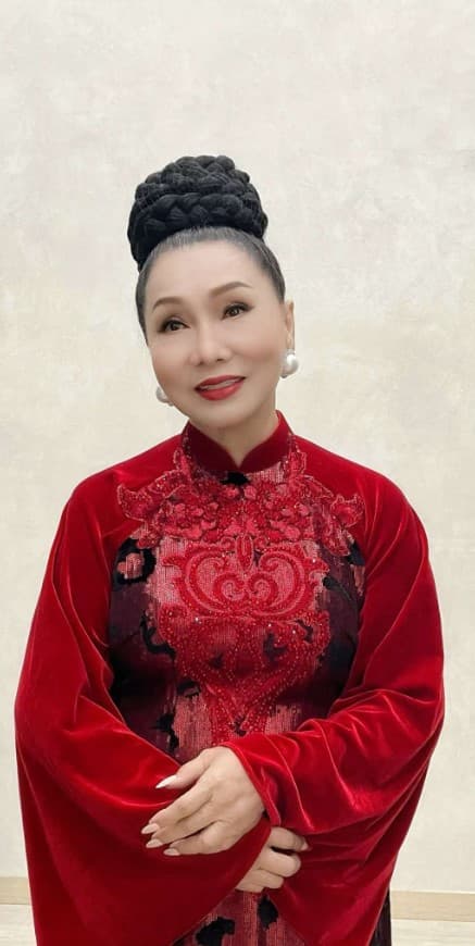 NSND Bạch Tuyết, sao Việt