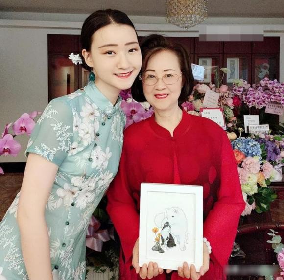 nhà văn quỳnh dao, nữ sĩ quỳnh dao