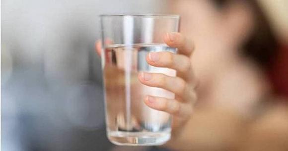 quan hệ vợ chồng, uống nước