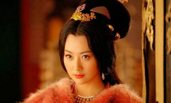 Người phụ nữ lẳng lơ nhất thời Tam Quốc, Tôn Lỗ Ban 