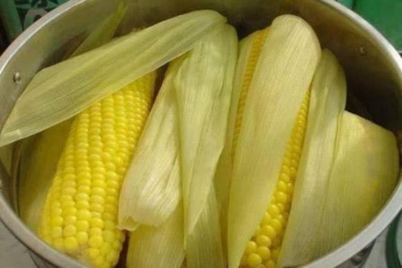 luộc ngô, bắp ngô, món ngon mỗi ngày 