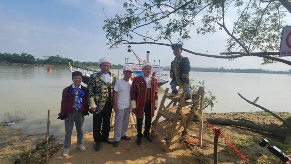 Sao Việt hôm nay 12/12, Công Lý, Ngân 98 
