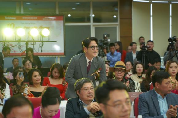 Sao Việt hôm nay 11/12