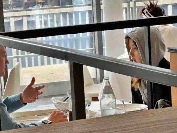 Lisa (BLACKPINK), Frédéric Arnault, sao Hàn