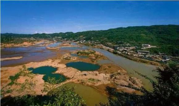 Con sông đắt nhất thế giới, sông Uyu, ngọc bích, loại đá giá trị hơn vàng