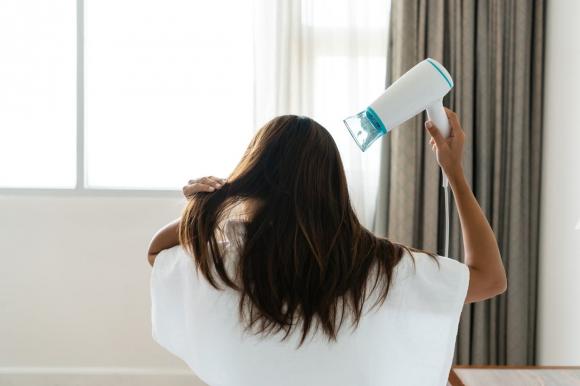 máy sấy, quấn dây điện quanh máy sấy
