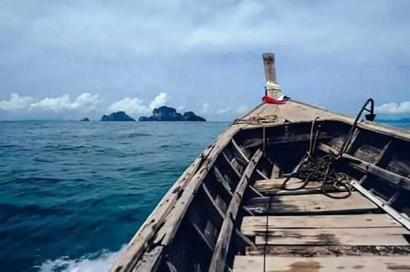 đắm tàu, phép lạ, sống sót trên biển