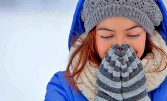 cách giữ ấm cơ thể trong thời tiết mùa đông lạnh giá