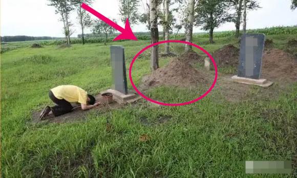 ngôi mộ cổ, ngôi mộ cổ 200 năm, chuyện lạ bốn phương
