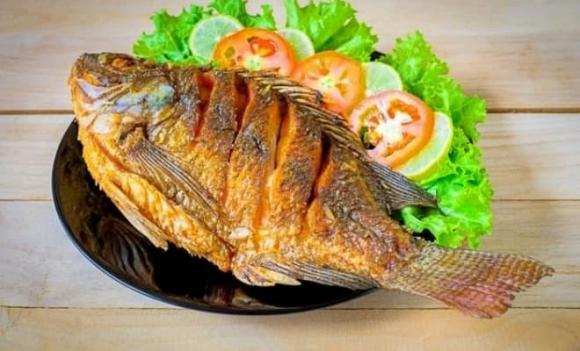 cách rán cá vàng giòn, mẹo rán cá, bí quyết rán cá không sát chảo