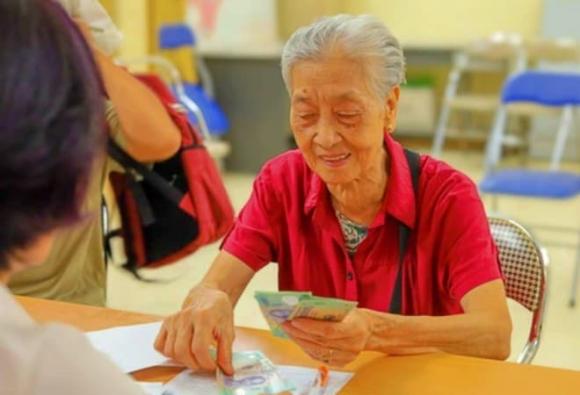 Lương hưu, Tết Nguyên đán Ất Tỵ 2025, BHXH sẽ trả gộp 2 tháng lương hưu, trợ cấp xã hội