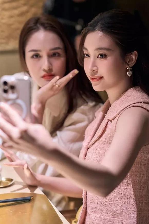 Hoa hậu Đỗ Mỹ Linh, sao Việt
