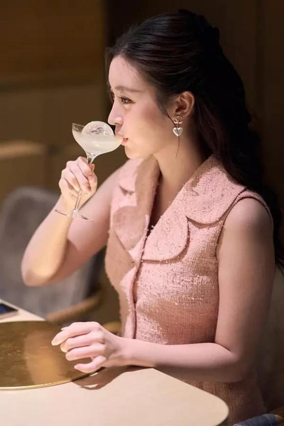Hoa hậu Đỗ Mỹ Linh, sao Việt