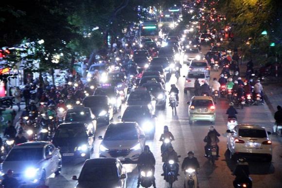 thay đổi khung giờ bắt buộc bật đèn xe