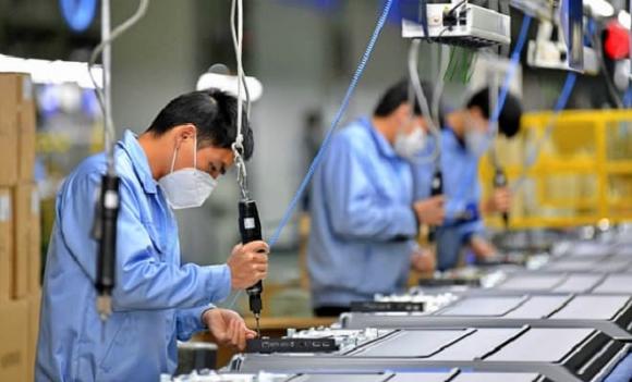 Người lao động thử việc có được thưởng Tết không