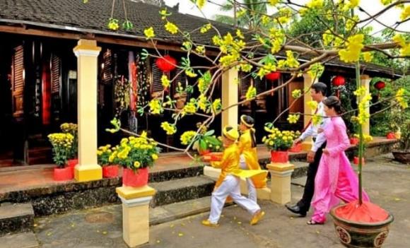 xông đất, tuổi gì xông đất năm 2025