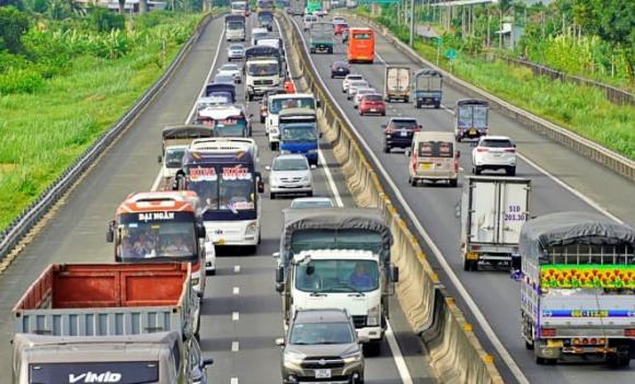 giấy phép lái xe, trường hợp được vượt xe bên phải