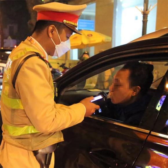 hành vi bị nghiêm cấm khi tham gia giao thông, luật trật tự an toàn giao thông đường bộ 2024