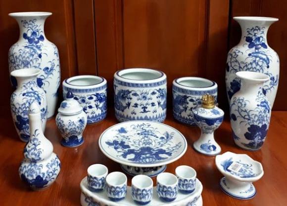 bàn thờ, thắp hương, chén nước 