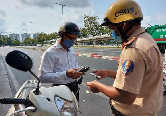 lỗi chạy quá tốc độ với xe máy, vi phạm luật giao thông