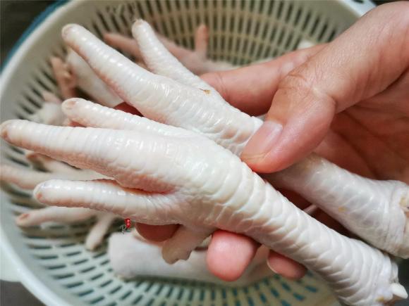 chân gà, nguồn gốc chân gà ở chợ, cách chế biến chân gà