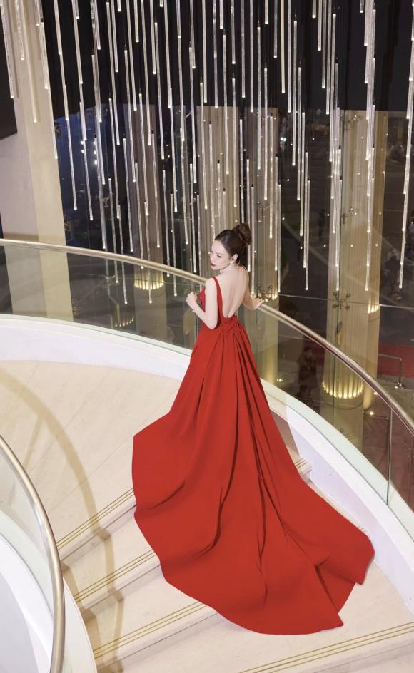 sao việt ngày 3/1, Vân Dung, Ngân 98