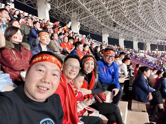 sao việt ngày 3/1, Vân Dung, Ngân 98