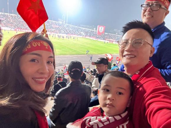sao việt ngày 3/1, Vân Dung, Ngân 98