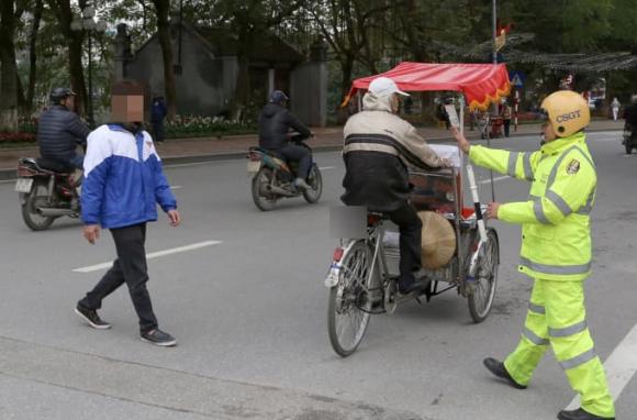 vượt đèn đỏ, đi bộ vượt đèn đỏ, lỗi vượt đèn đỏ 