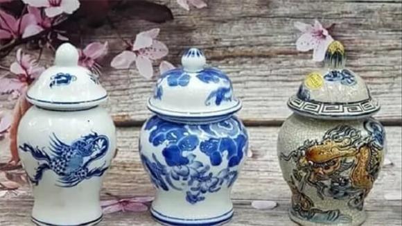 Đặt 3 hũ gạo - muối - nước trên bàn thờ, phong thủy