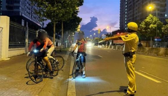 Vi phạm giao thông, xử phạt người đi xe đạp, đi xe đạp vào cao tốc