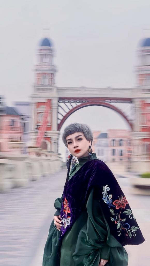 ngoc-khue-mot-doc-ban-trong-ky-nguyen-moi (1).jpeg 0 Ngọc Khuê, Dạo chơi