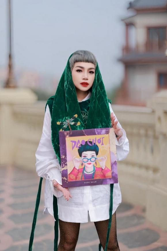 ngoc-khue-mot-doc-ban-trong-ky-nguyen-moi (1).jpeg 1 Ngọc Khuê, Dạo chơi